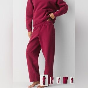 Aritzia Cozy Sweatfleece Mega Straight Sweatpants Red size medium